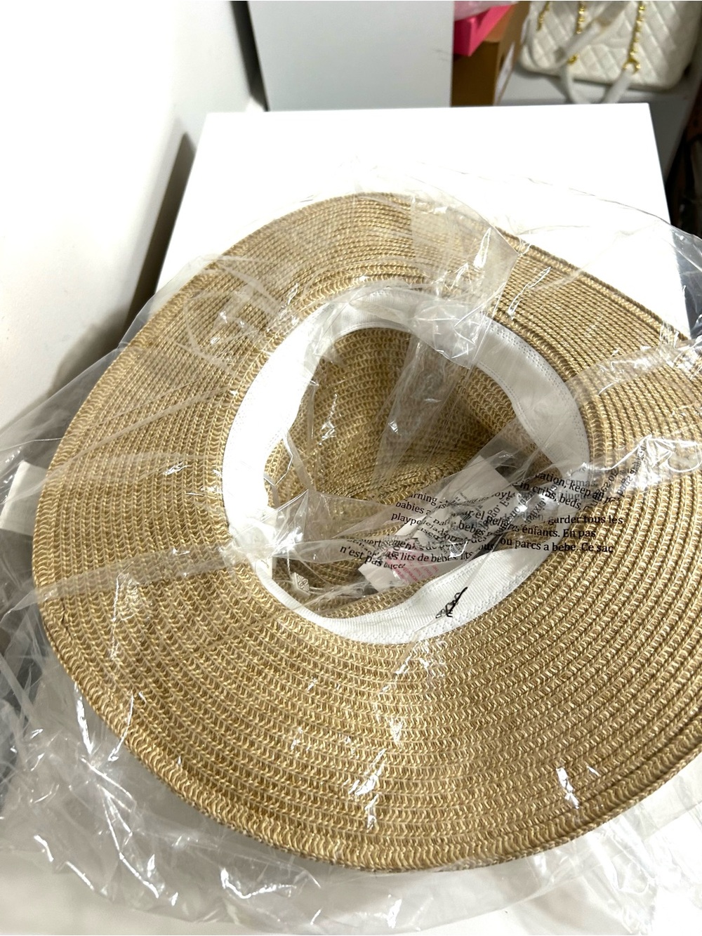 NWT Lilly Pulitzer Natural Straw Hat with White Band and Gold Emblem - Picture 2 of 4